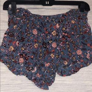 🤩Flowy floral shorts
